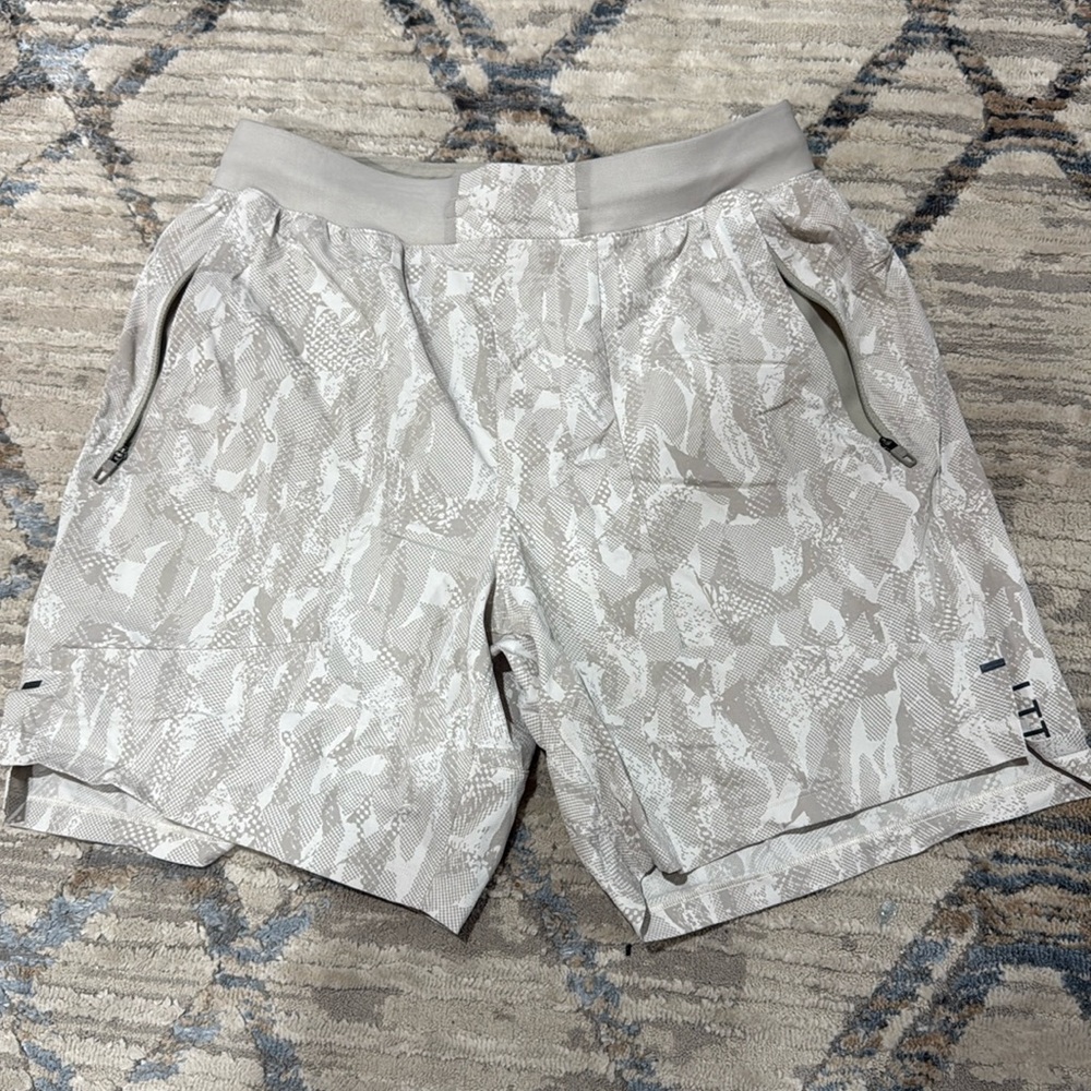 Lululemon license to train short